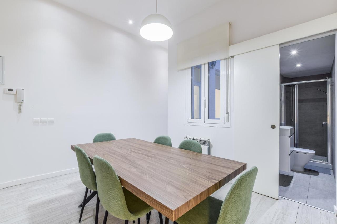 マドリードAmplio Apartamento En Malasana Para 6 Personasアパートメント エクステリア 写真