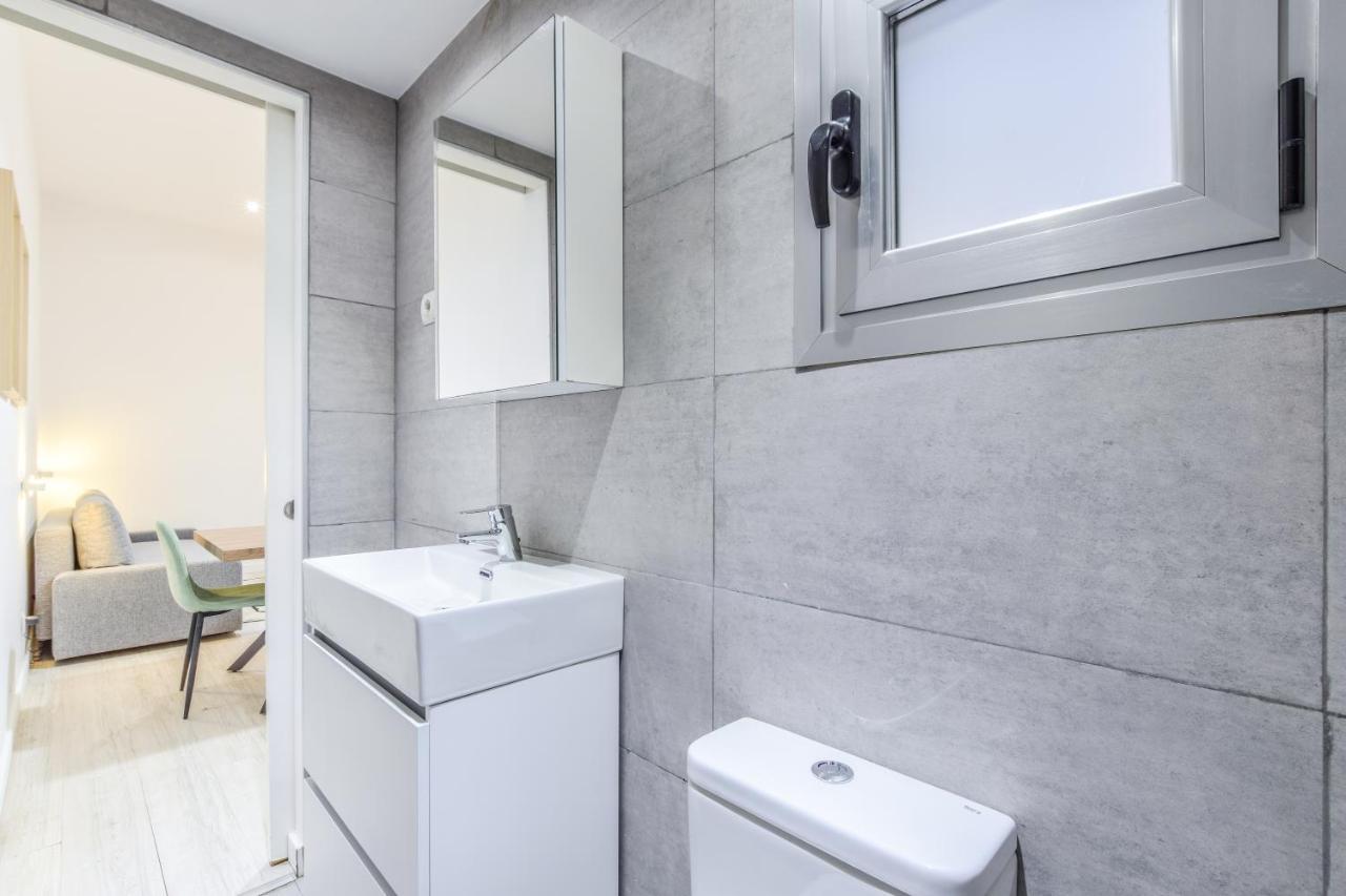マドリードAmplio Apartamento En Malasana Para 6 Personasアパートメント エクステリア 写真