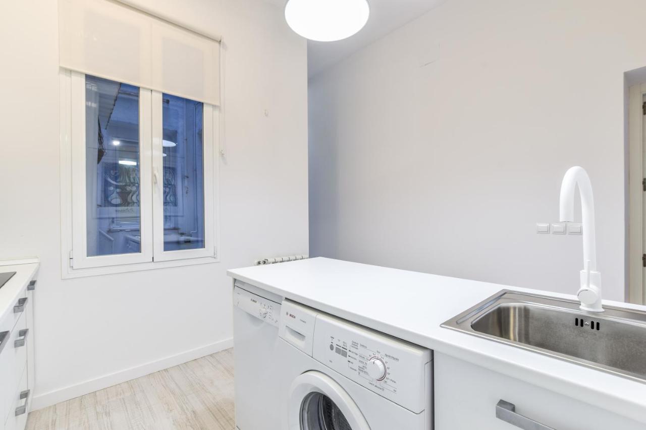 マドリードAmplio Apartamento En Malasana Para 6 Personasアパートメント エクステリア 写真